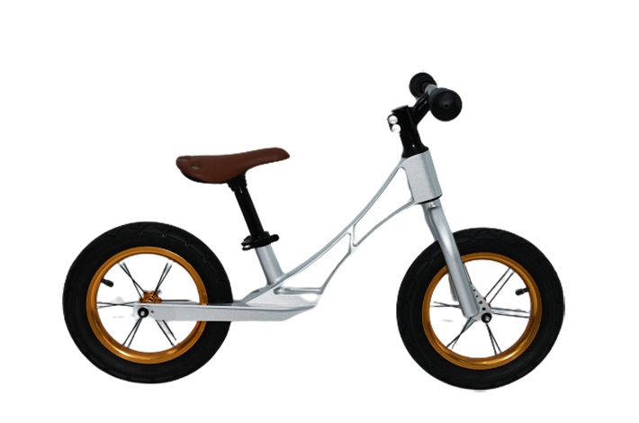 Barncykeltillverkare introducerar hur man väljer barncyklar